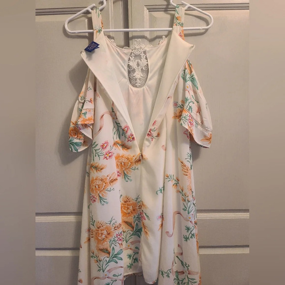 Beauty and the Beast cold shoulder dress - Picture 4 of 8